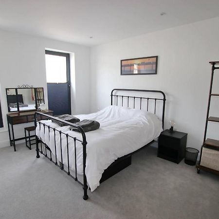 Modern Home For Small Groups By Stones Throw Apartments - Free Parking - Sea View Вётинг Экстерьер фото