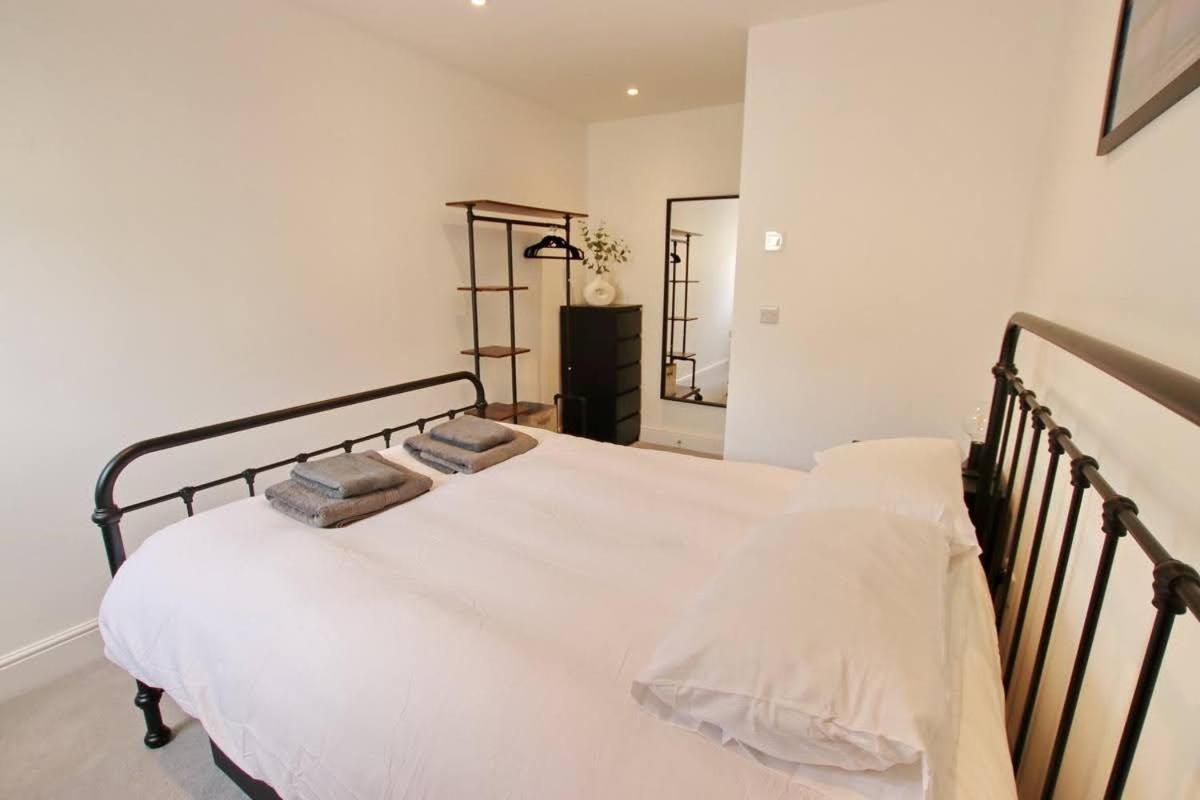 Modern Home For Small Groups By Stones Throw Apartments - Free Parking - Sea View Вётинг Экстерьер фото