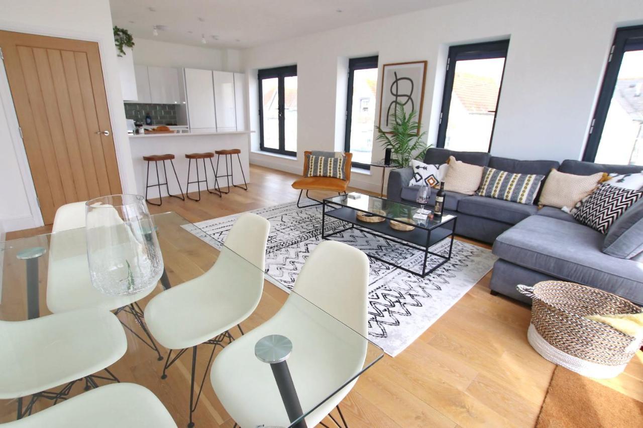 Modern Home For Small Groups By Stones Throw Apartments - Free Parking - Sea View Вётинг Экстерьер фото